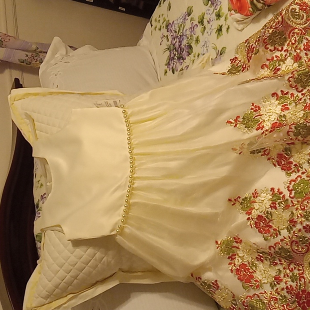 Girls dress